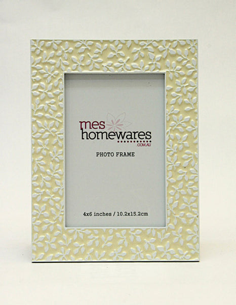 Silver Leaves Frame – 4×6” (10.2×15.2cm)