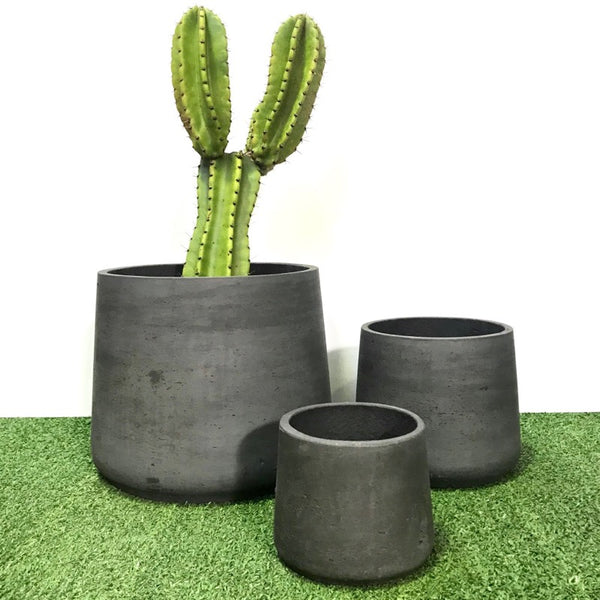 Squash Pot Black Wash Set of 3. Min order 4 sets